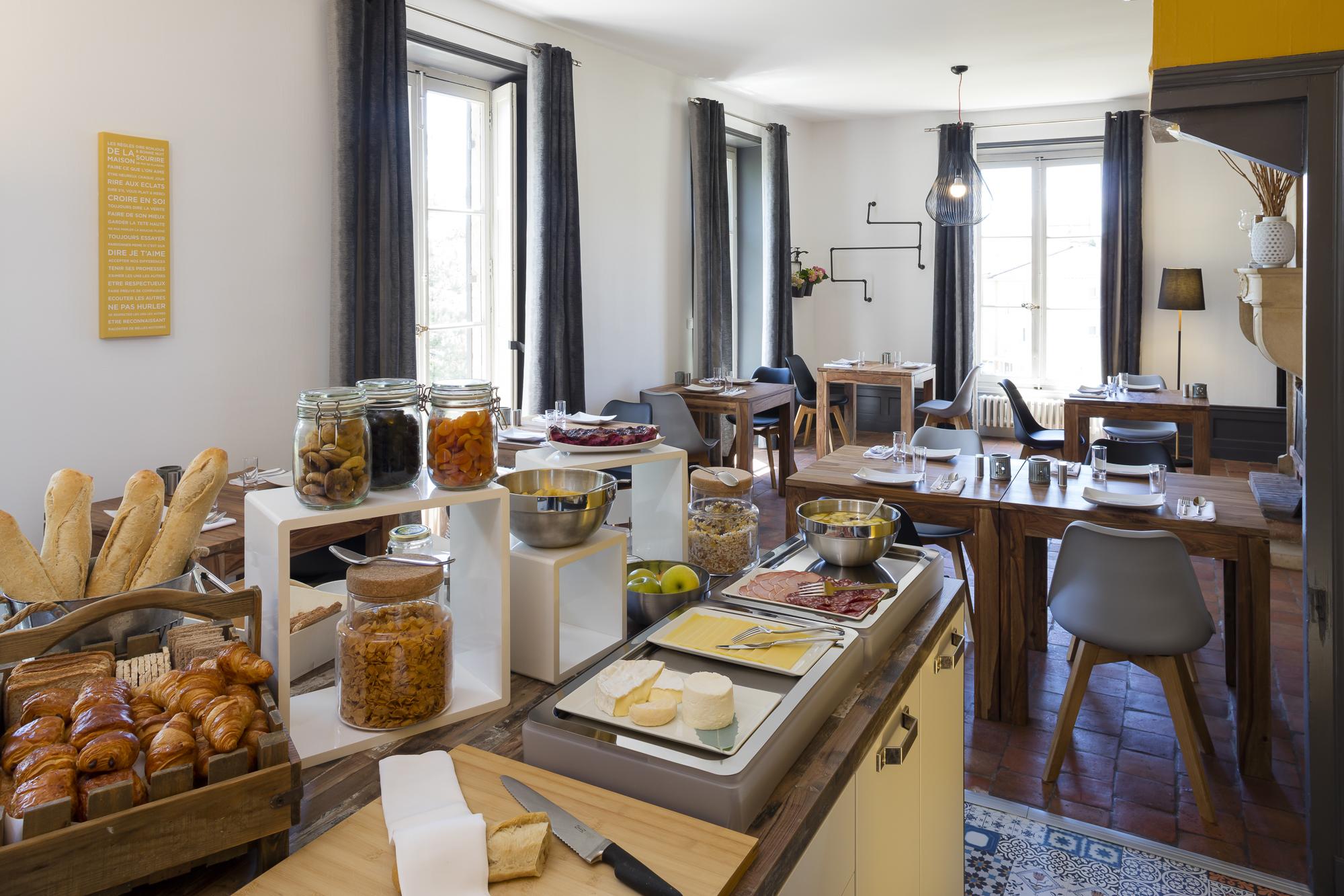 Contact Hotels Le Savigny & Spa Blace Екстер'єр фото