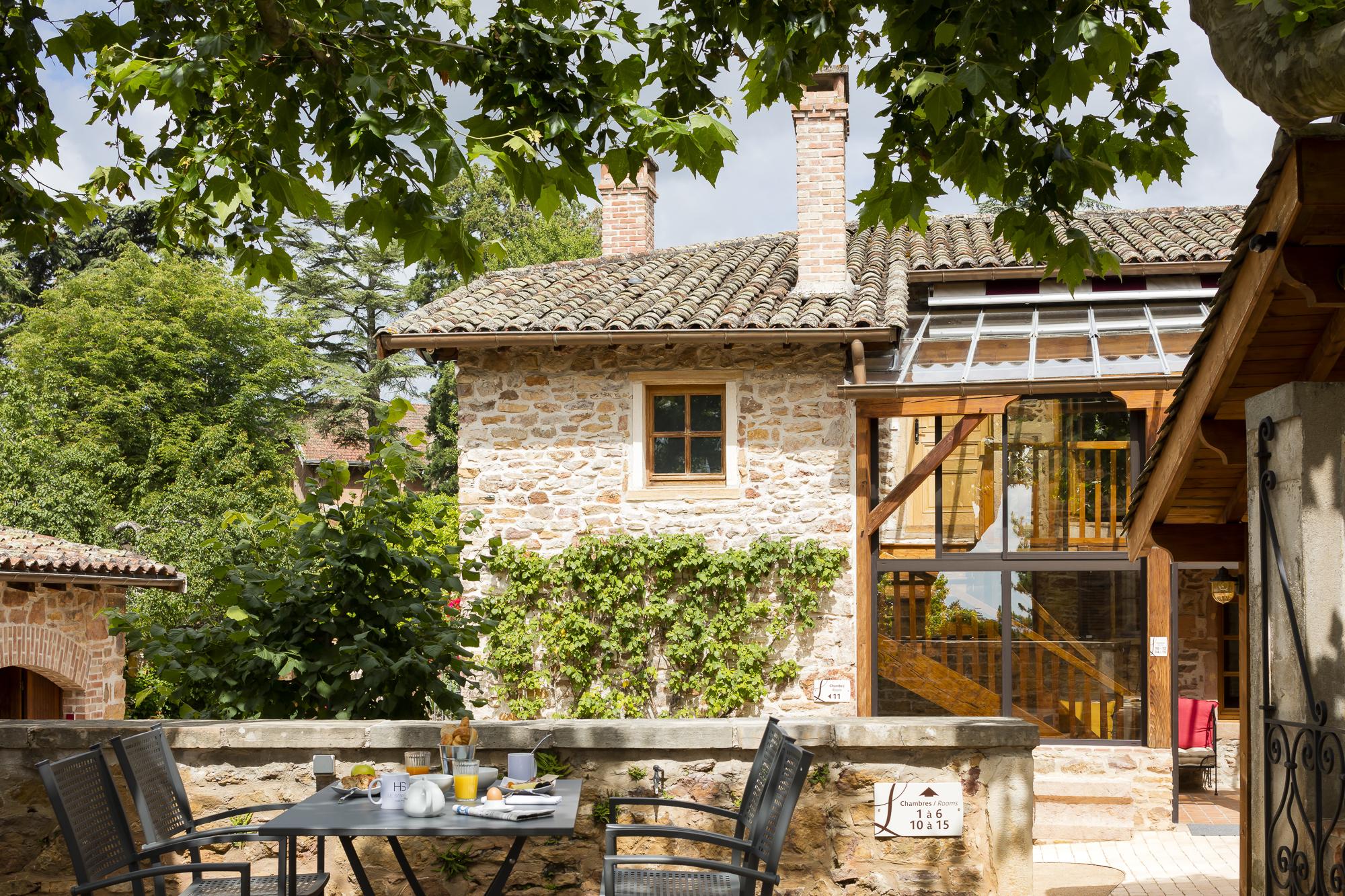 Contact Hotels Le Savigny & Spa Blace Екстер'єр фото