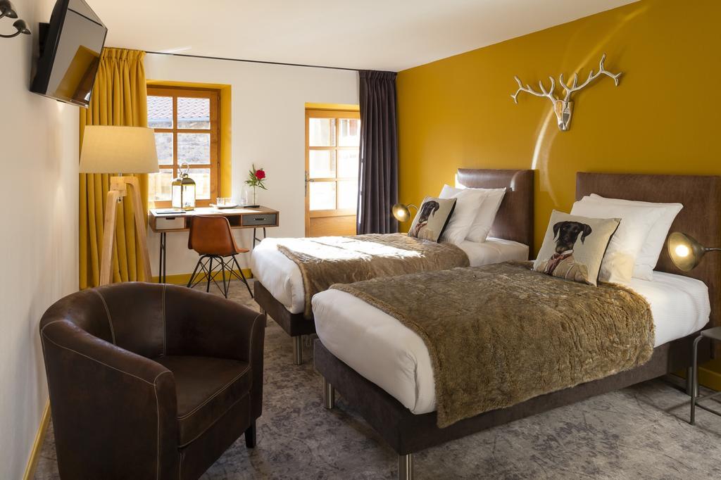 Contact Hotels Le Savigny & Spa Blace Екстер'єр фото