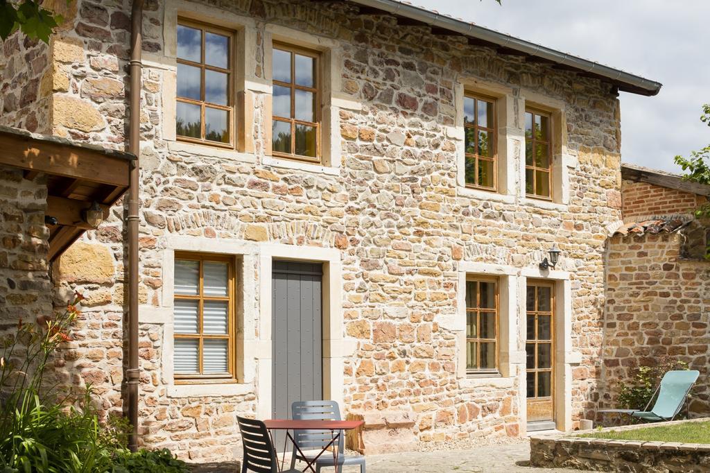 Contact Hotels Le Savigny & Spa Blace Екстер'єр фото