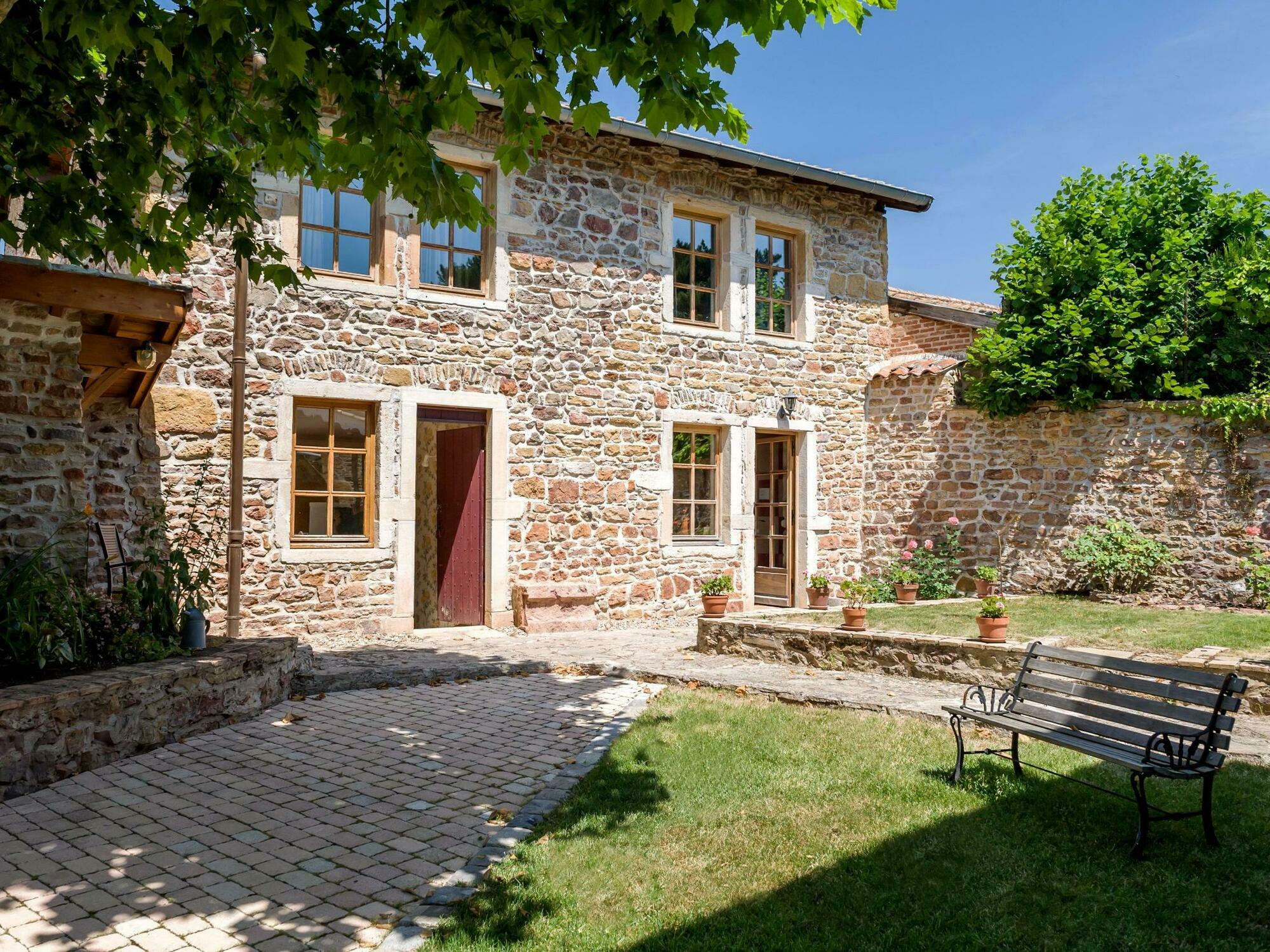 Contact Hotels Le Savigny & Spa Blace Екстер'єр фото